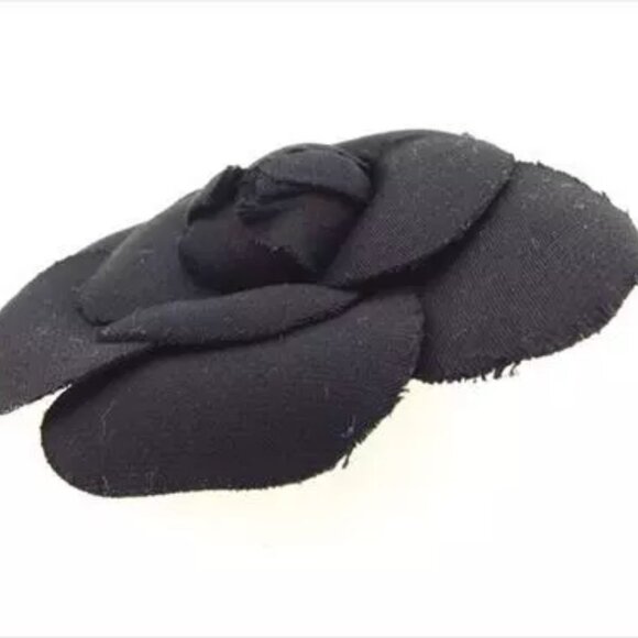 Chanel corsage brooch Camellia Black Woman Authentic Used Q485 - Picture 3 of 7